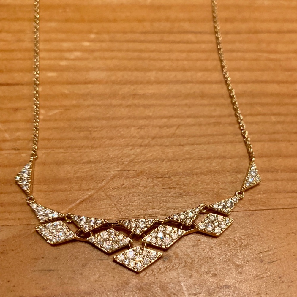 NADRI Luminous Cubic Zirconia Bib - Picture 4 of 8